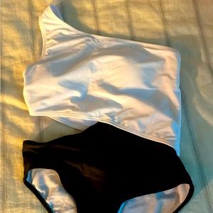 Women’s one piece bathing suit never worn size small